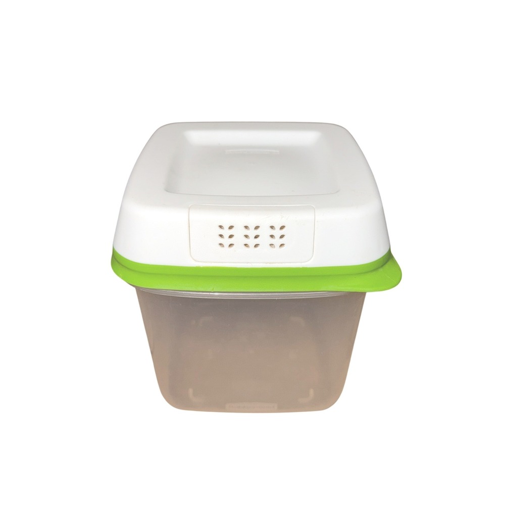 Rubbermaid FreshWorks Produce Saver 6.3 Cup 1.5L Vented Food Storage Container